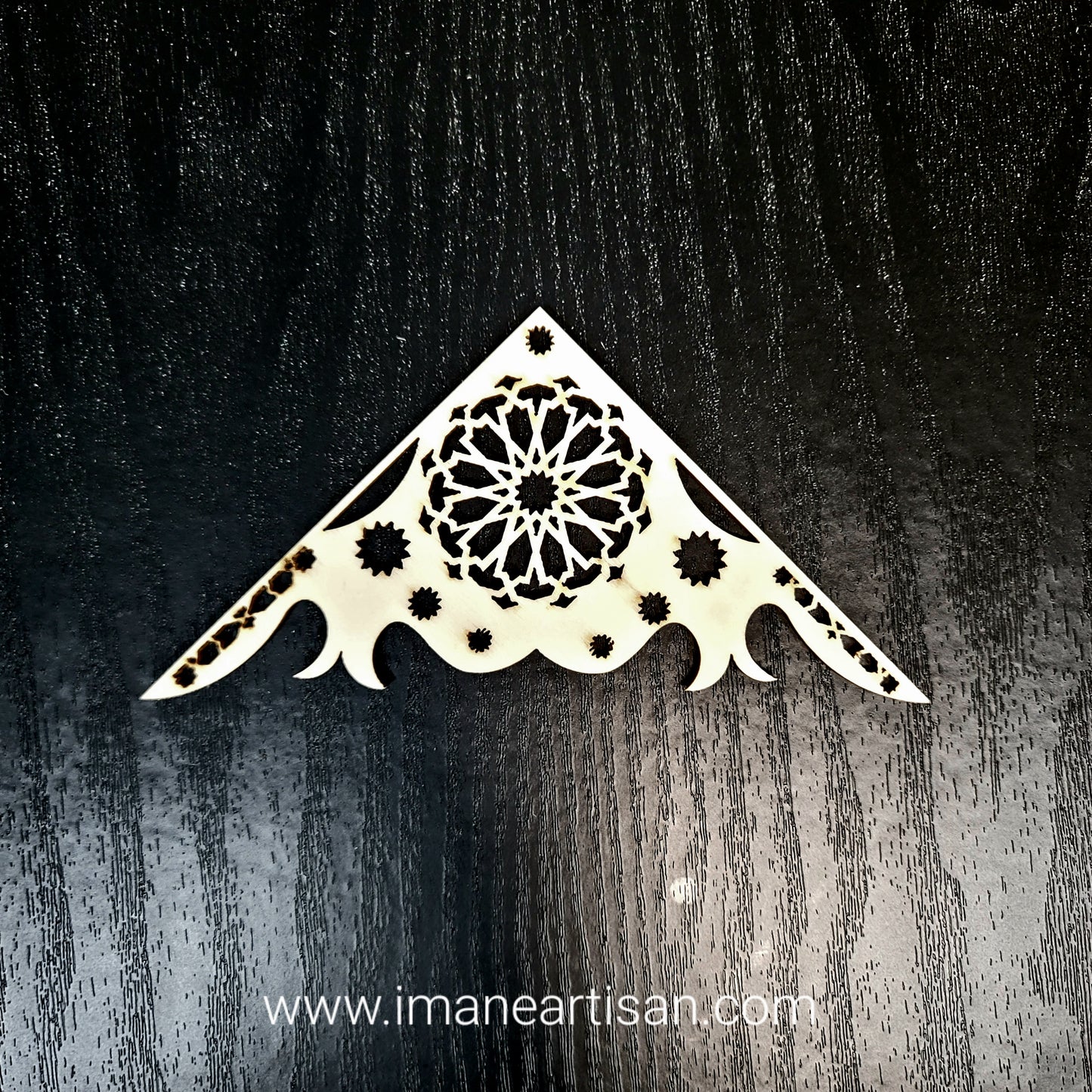 C-003/ Corner Accesory / Moroccan Geometric Art / Carved Wood / Laser Cut Wood / Moroccan Arabesque / Craft and DIY / Zowaqa Maghribia